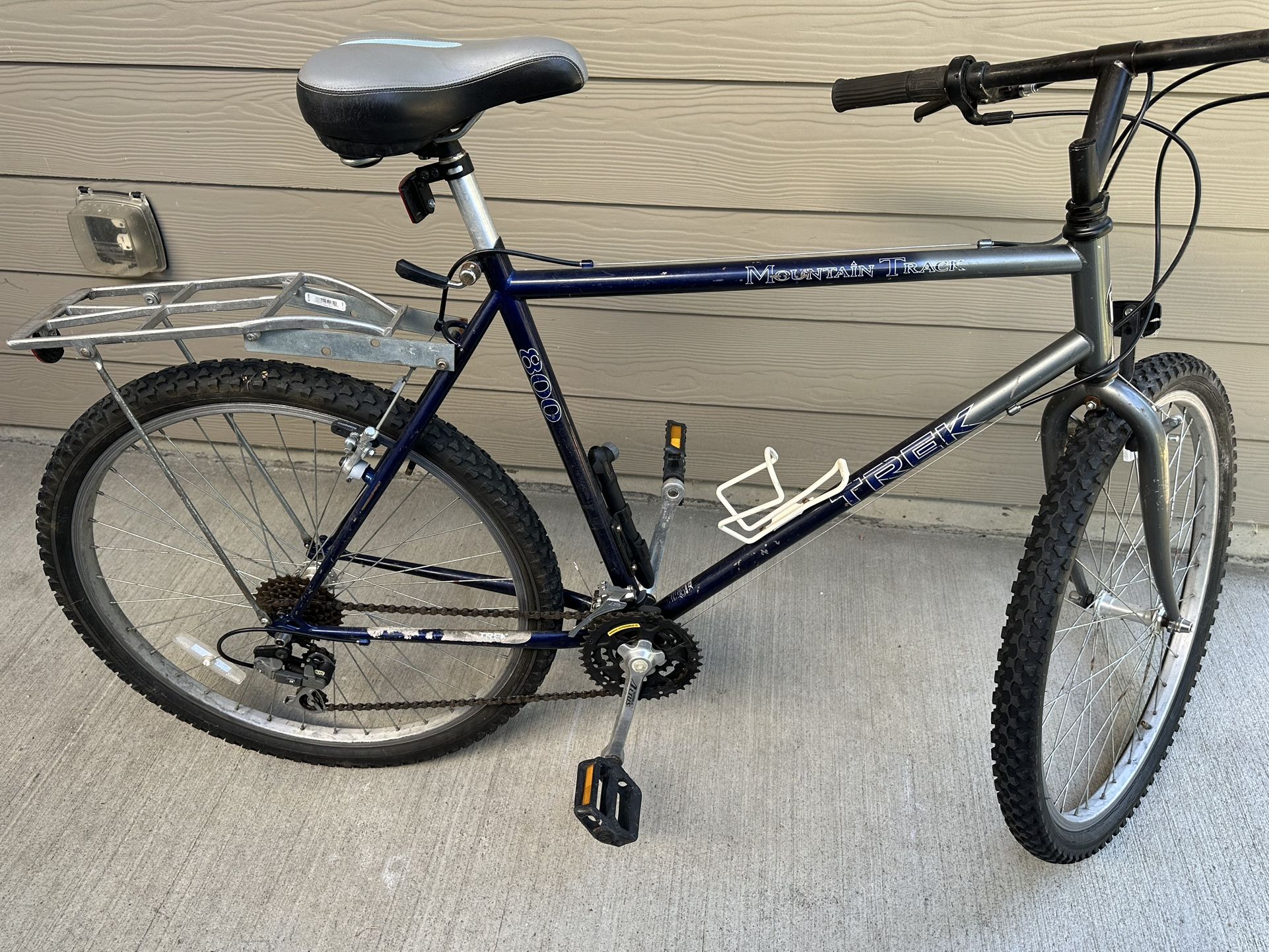 TREK MOUNTAIN TRACK 800 BIKE