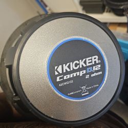 Kicker CompQ 42CWQ122 12in Subs 2ohM DVC