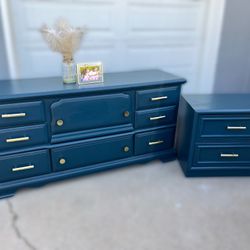 Beautifully Refurbished Dresser Set