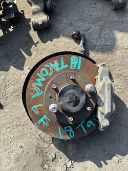 2018 Toyota Tacoma Left Front Spindle