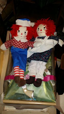 Vintage hand made Raggedy Ann and Andy dolls.very nice.