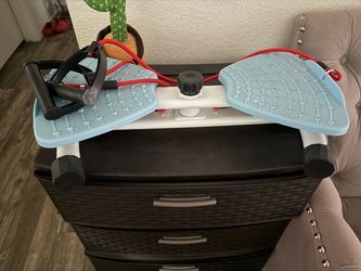 Twisting exercise board for your waist