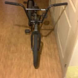 Sunday Bmx And Total Frame With Fult handlebar And Fult seat And Fult tires