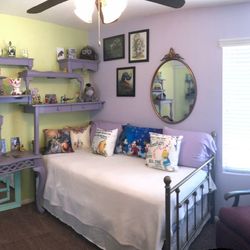 Twin day bed with mattress