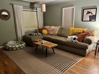 Big tweed couch- very comfy / very free