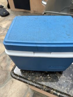 Ice Chest/ Cooler