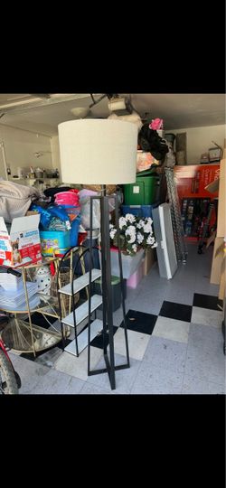 Lamp 61” tall EXCELLENT CONDITION