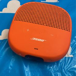 Bose  Bosina   Con Cargador $60 Dólares 