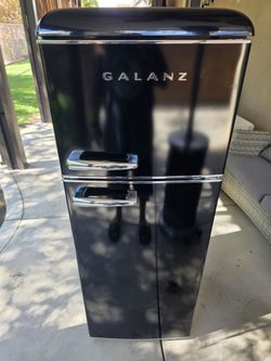 Galanz 7.6cuft Fridge