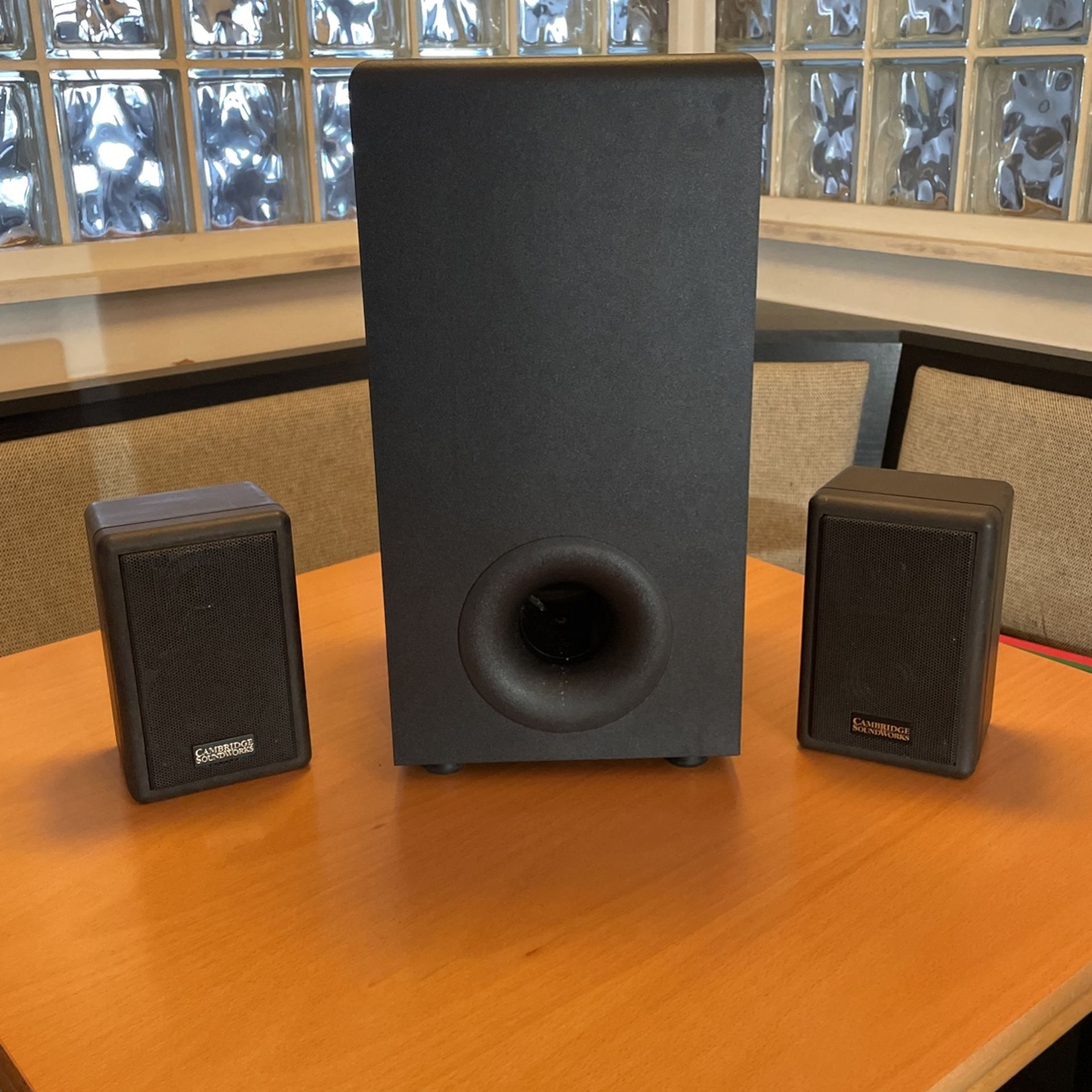 Cambridge Soundworks  New Ensemble lll Speaker System