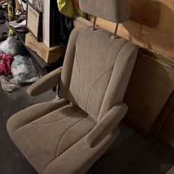 2001 Mazda MPV Captain chair seat