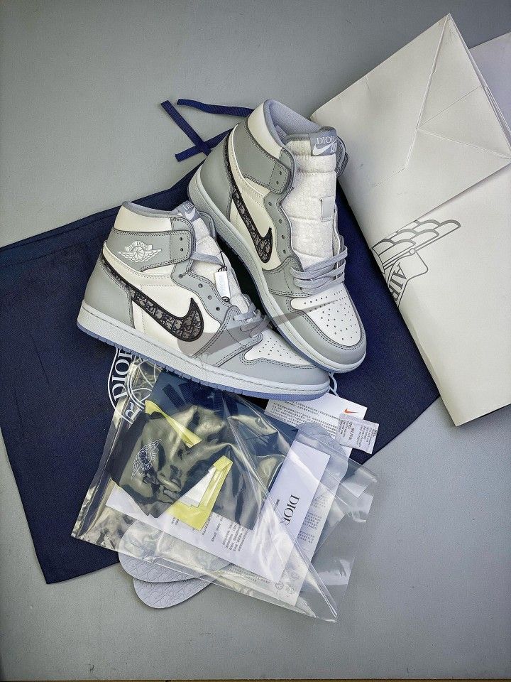 Jordan 1 Retro High Dior New