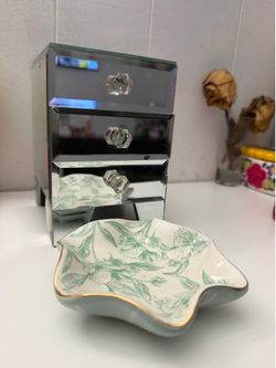 Jewelry box and holder bundle