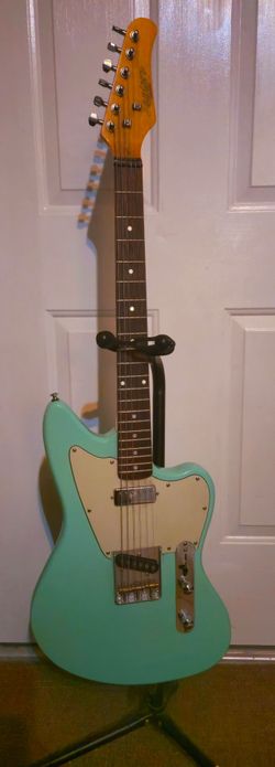 Used Xaviere PRO820 solid body electric guitar in Seafoam Green