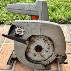Vintage Black & Decker Circular Saw Model 7301 1 HP 7 1/4" Works