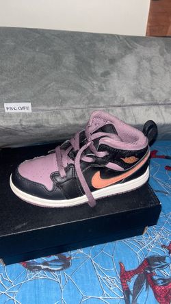 Girl shoes bearly worn