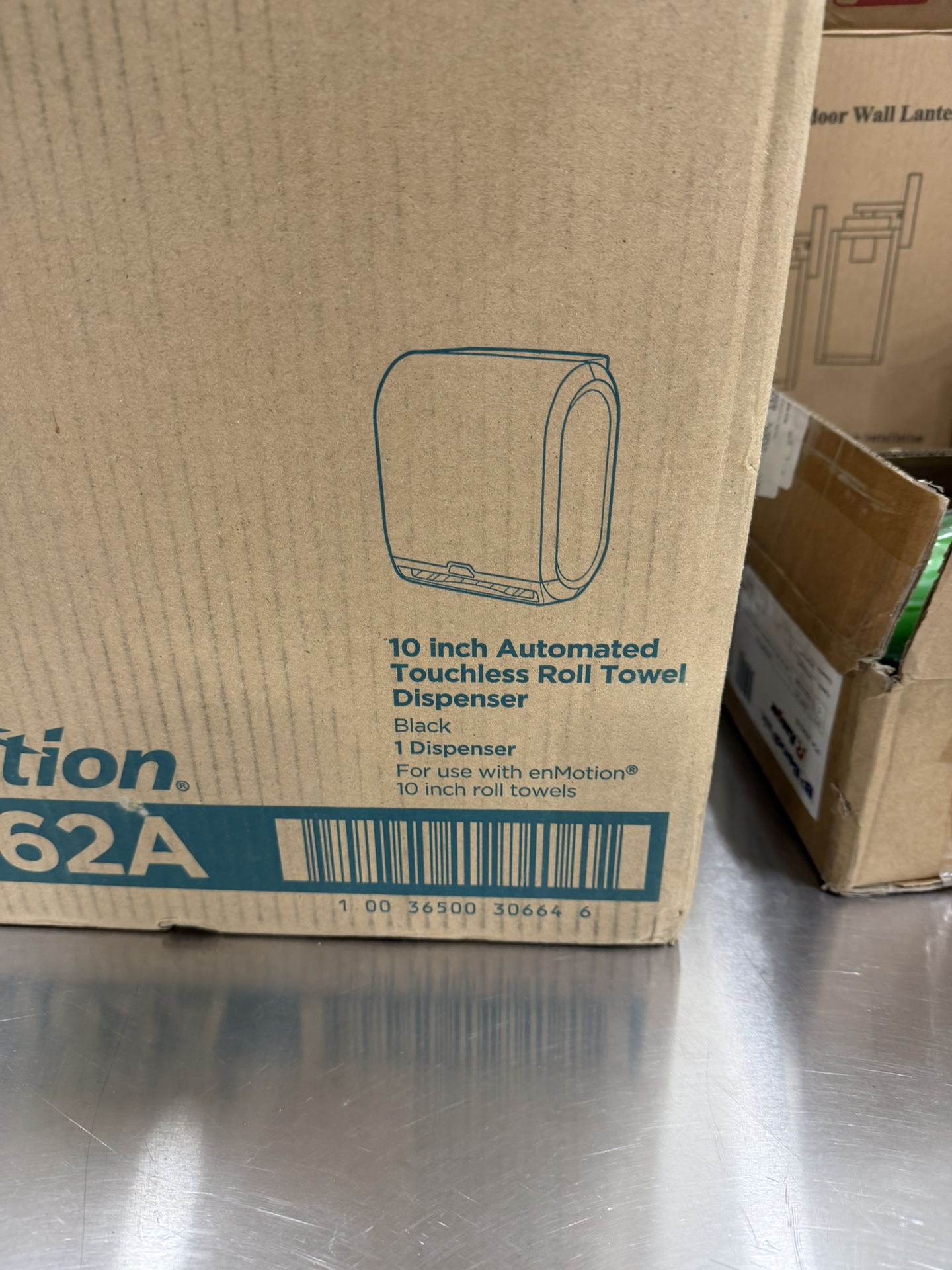 TOUCHLESS Paper Towel Dispense