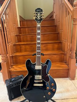 Epiphone Sheraton II Semi Hollow w/ Peavey Amp
