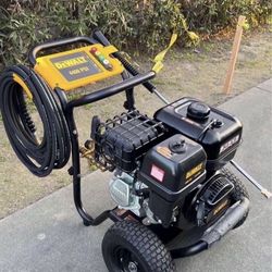 DEWALT 4400 PSI 4.0 GPM Cold Water Gas Pressure Washer