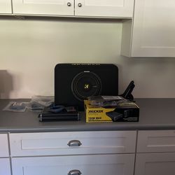 Kicker Comp C, Kicker 720 W Max, Kicker CS Coaxial Speakers.