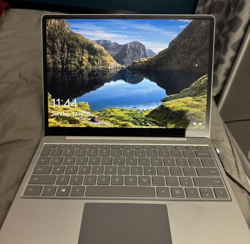 Microsoft Surface Laptop