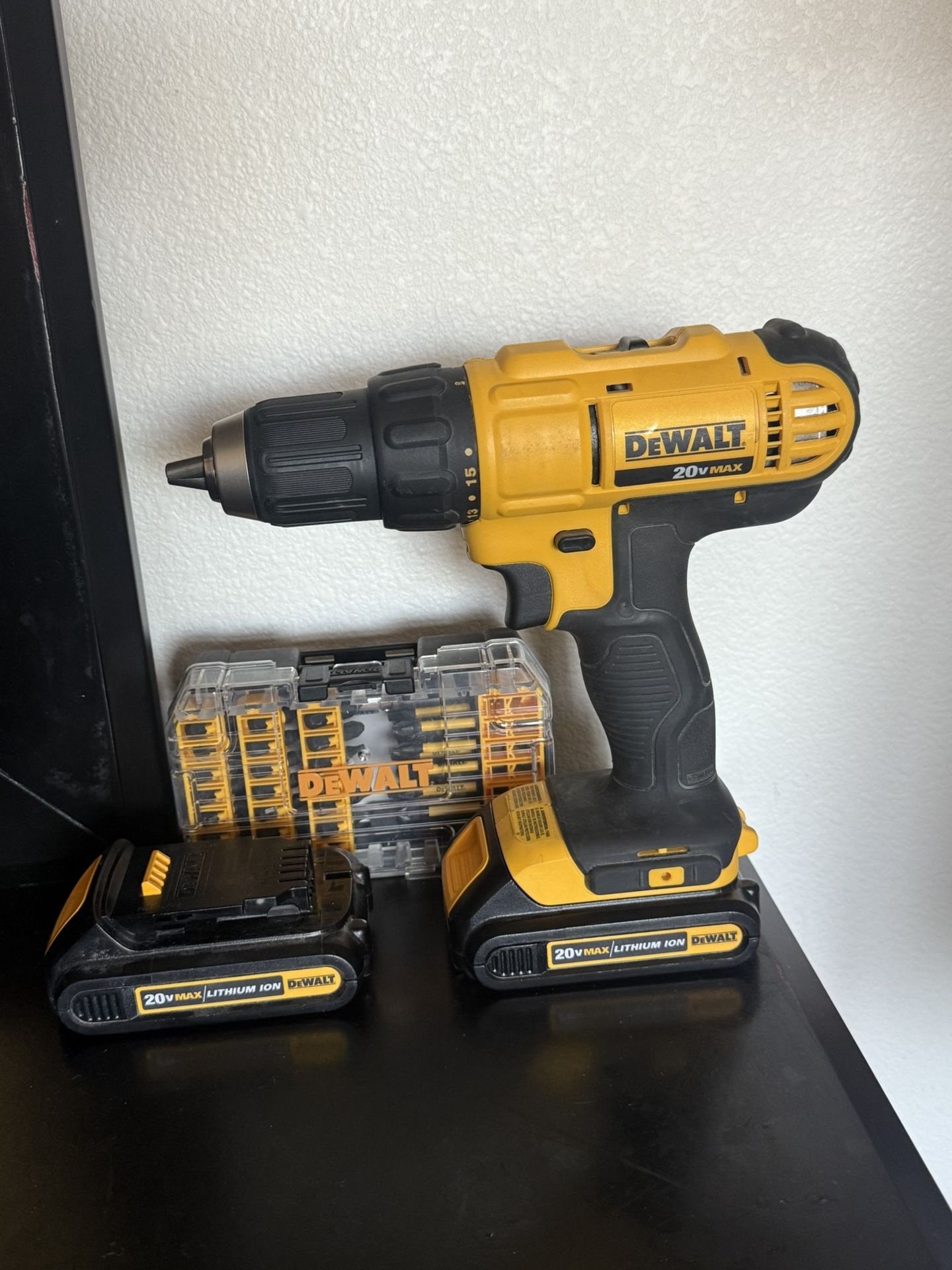 Dewalt 20 V Drill