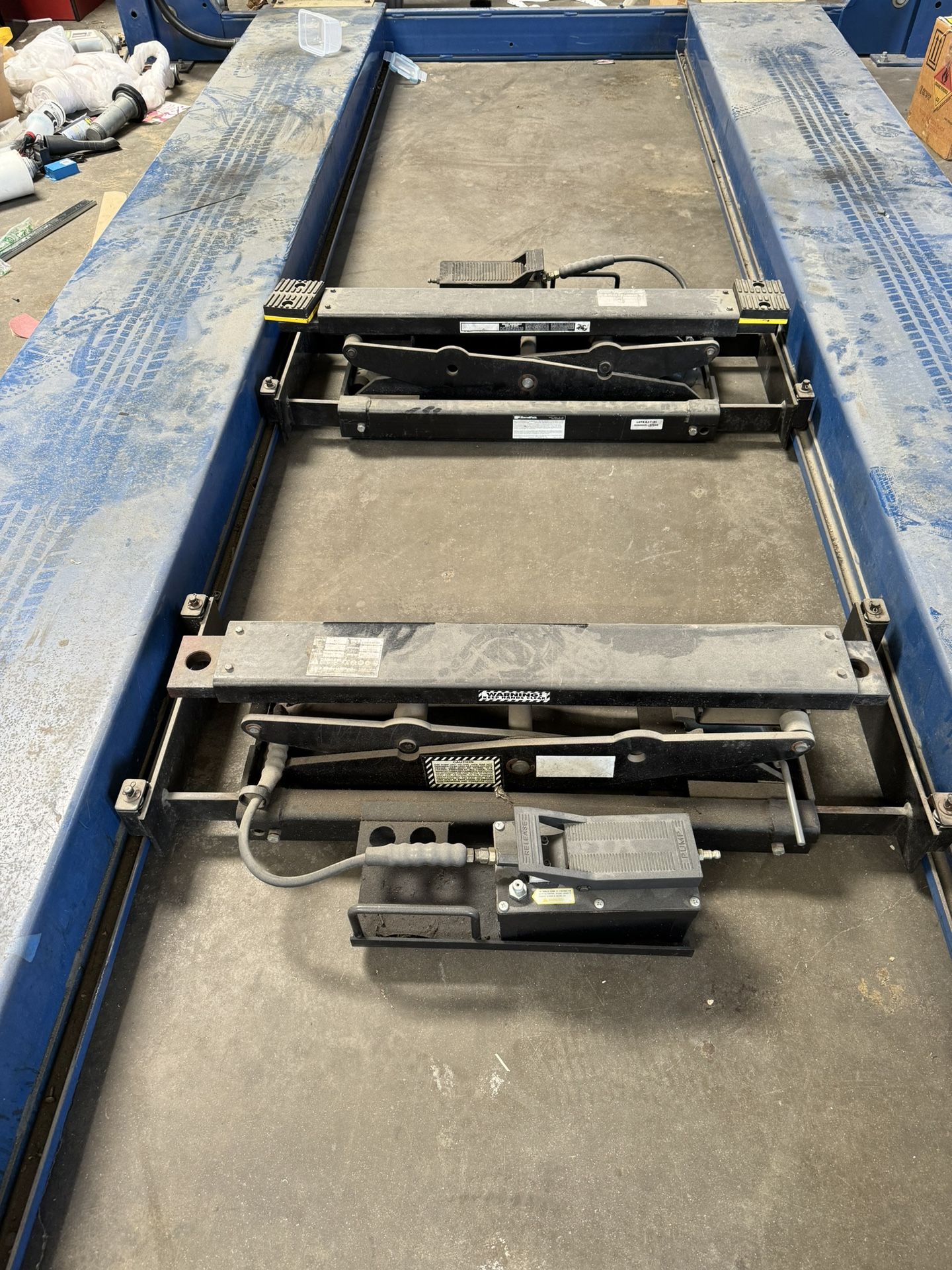 Bendpak HDS14X Heavy Duty Car Lift for Sale in Gardena, CA OfferUp
