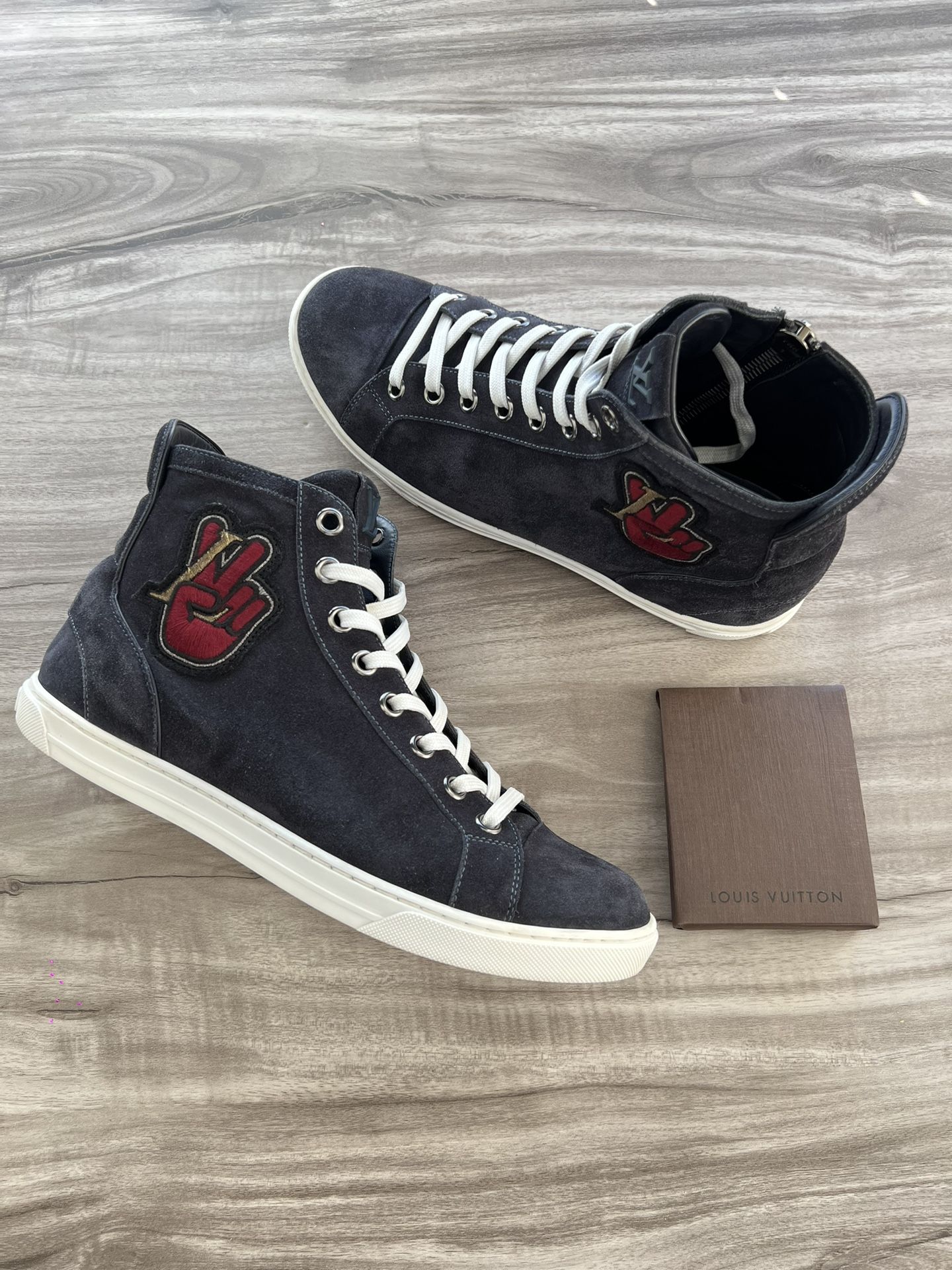 Louis Vuitton Peace Sign Monogram High Size 9.5 (UK 7) Men’s