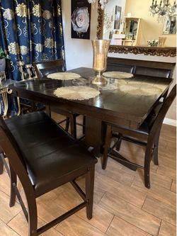 Dining room set