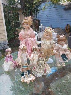 8 BEAUTIFUL  ATHENTIC  DOLLS FOR ONLY $75