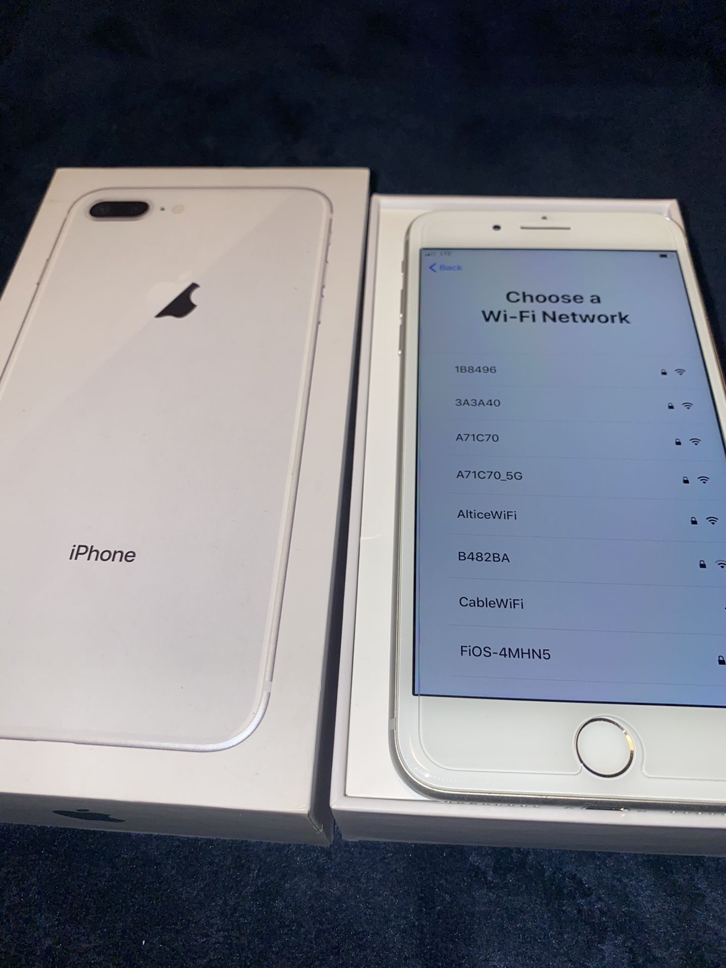 IPhone 8 Plus 64gb Silver with Box and UNLOCKED