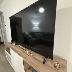 Tv 65’ Phillips With Tv Stand