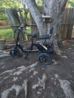 Electric tricycle for adults and young people
