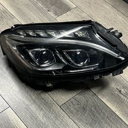 2014-2018 W205 C43 C63 C300 C350  HEADLIGHT FULL LED COMPLETE ASSEMBLY WITH ALL MODULES RIGHT PASSENGER SIDE IN PRISTINE CONDITION DOUBLE PROJECTOR
