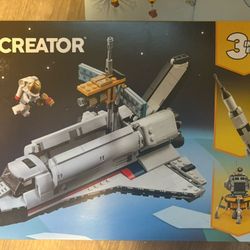 Multiple Different Sets Of Legos