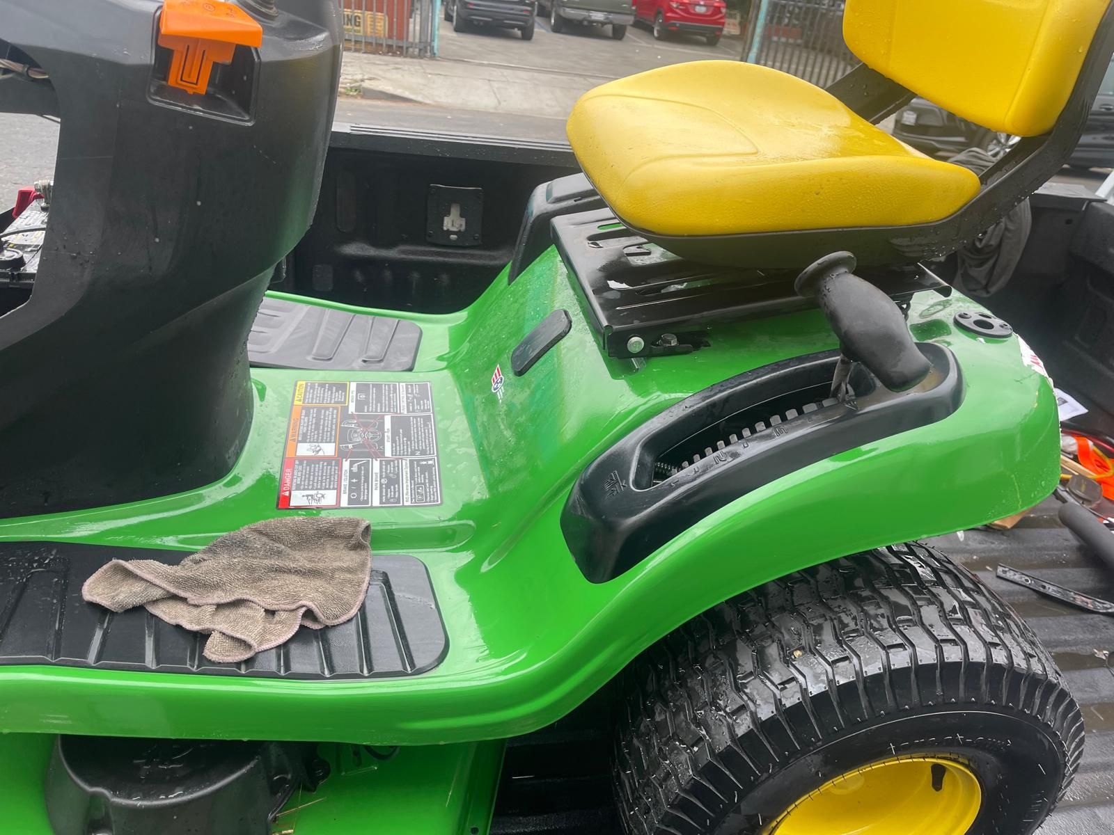 john deere S120 42 in. 22 HP V-Twin Gas Hydrostatic Riding Lawn Mower
