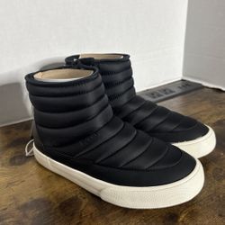 Cat & Jack  Kylie Black Zipper Booties Lined Winter Snow Size 13 NEW 🥶☃️🌨️🏂🎿  Absolutely NEW  Perfect for fall winter 🥶☃️🌨️🏂🎿 Unisex 