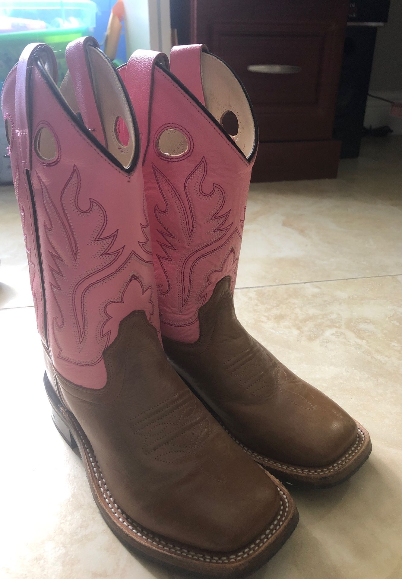 New Cowgirl Boots - size 2-3 (young girl)