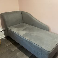 Chaise lounge with storage