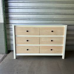 White & Wood 6 Drawer Dresser