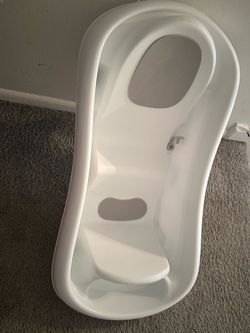 Infant bath tub