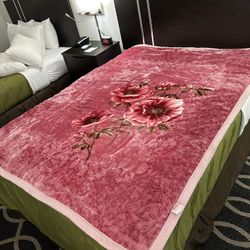 Queen Size Raschel Blanket 