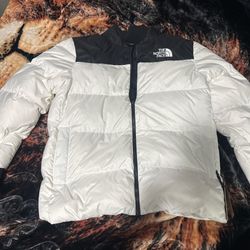 Northface 700 Puffer Black And White Size Large. 