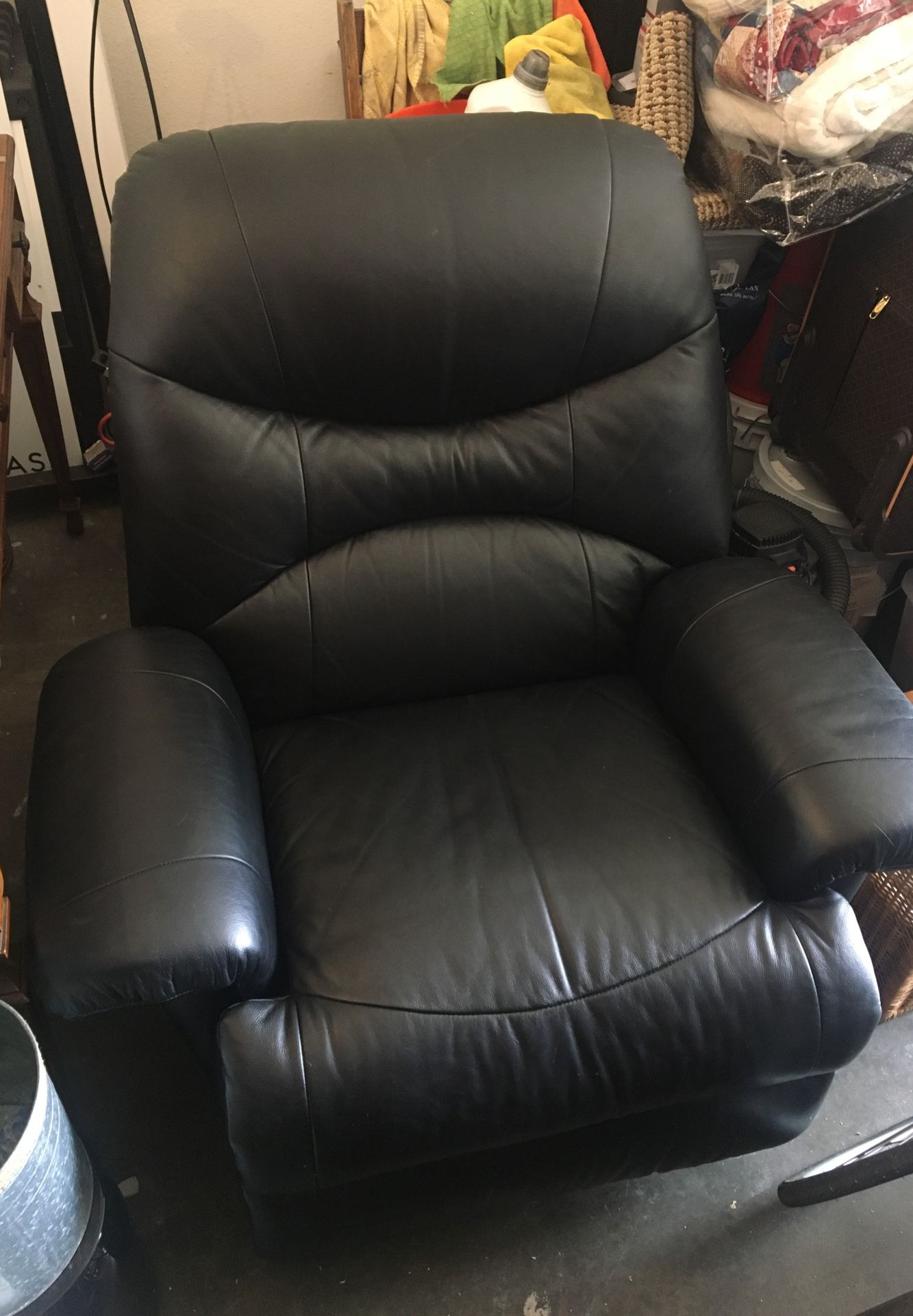 Recliner faux leather black