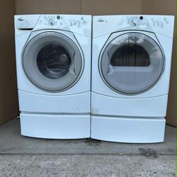 Whirlpool Washer And Gas Dryer 