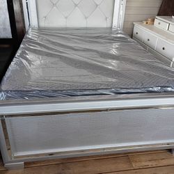 Silver Bed Frame With Diamonds Queen Size Mattress And Box Spring