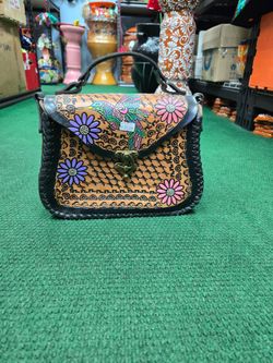 Cartera para dama puro cuero ($55)12031irestone Blvd Norwalk CA