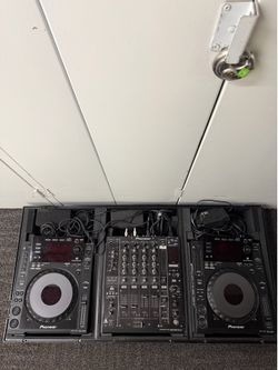 DJM 900 Nexus + 2 CDJ 900 + case + wired