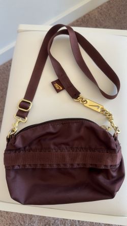 Nike Sportswear Futura Luxe crossbody bag