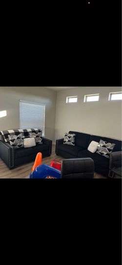 BLACK COUCHES